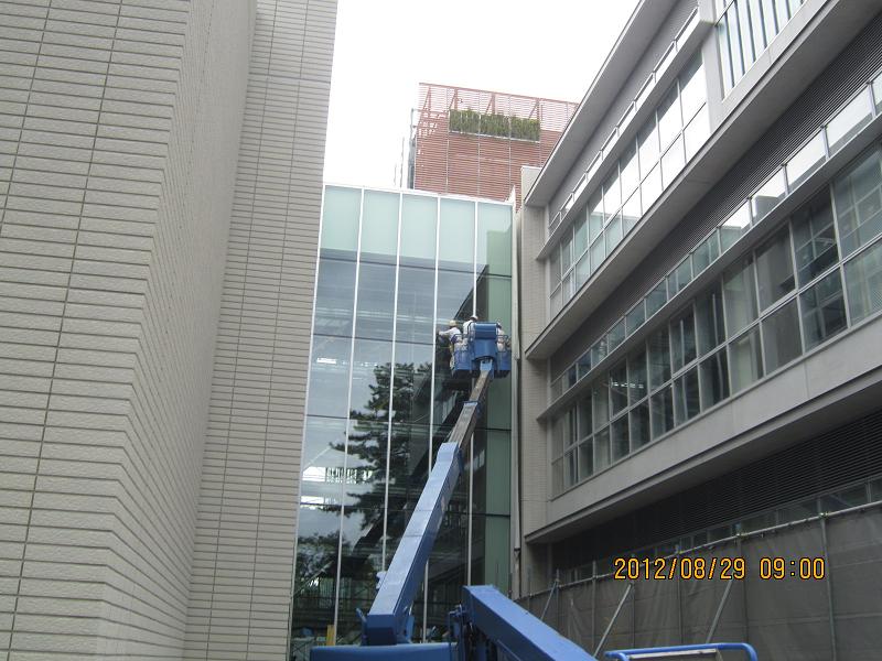 名古屋市立大学校舎外壁ガラス光触媒施工